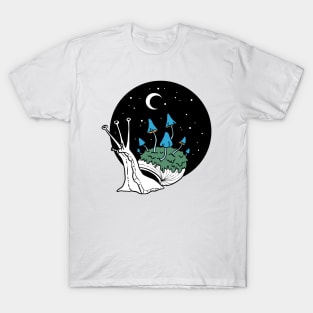 Mystical snail - blue mushrooms T-Shirt